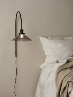 August 25cm vägglampa