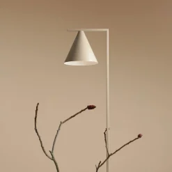 Form 1 golvlampa