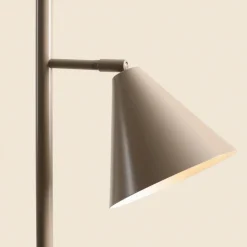 Form 2 golvlampa