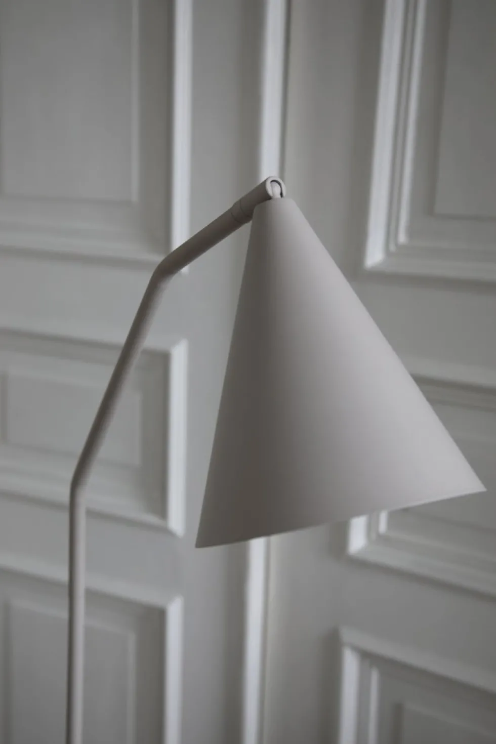 Funil golvlampa