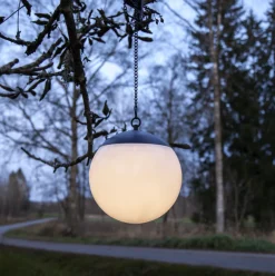 Globus solcellslampa