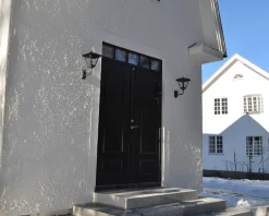 Gustav upp utelampa