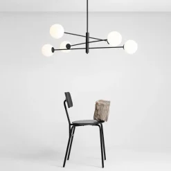 Homme 108cm plafond