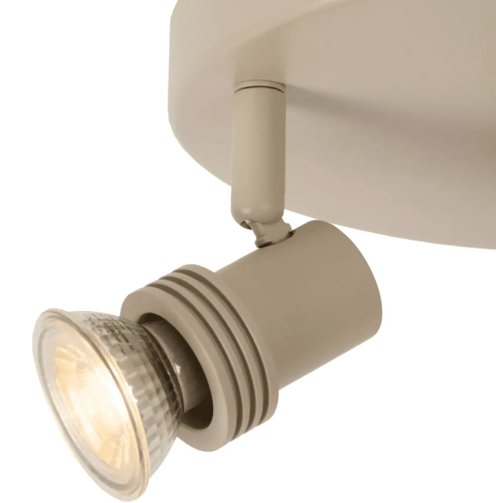 Kianti 2 spotlight