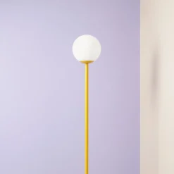 Pinne golvlampa