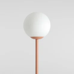 Pinne golvlampa