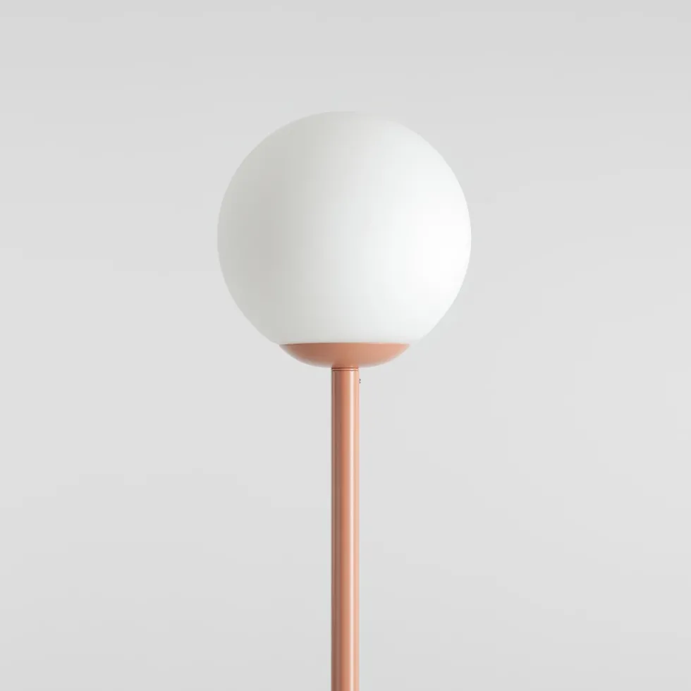 Pinne golvlampa